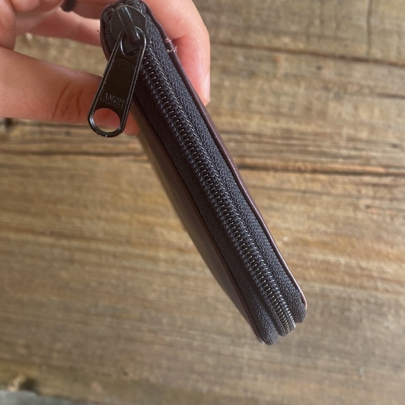 Dopp Accessories Collection Travel Wallet butter Cowhide Leather Trifold Zip - Picture 4 of 11